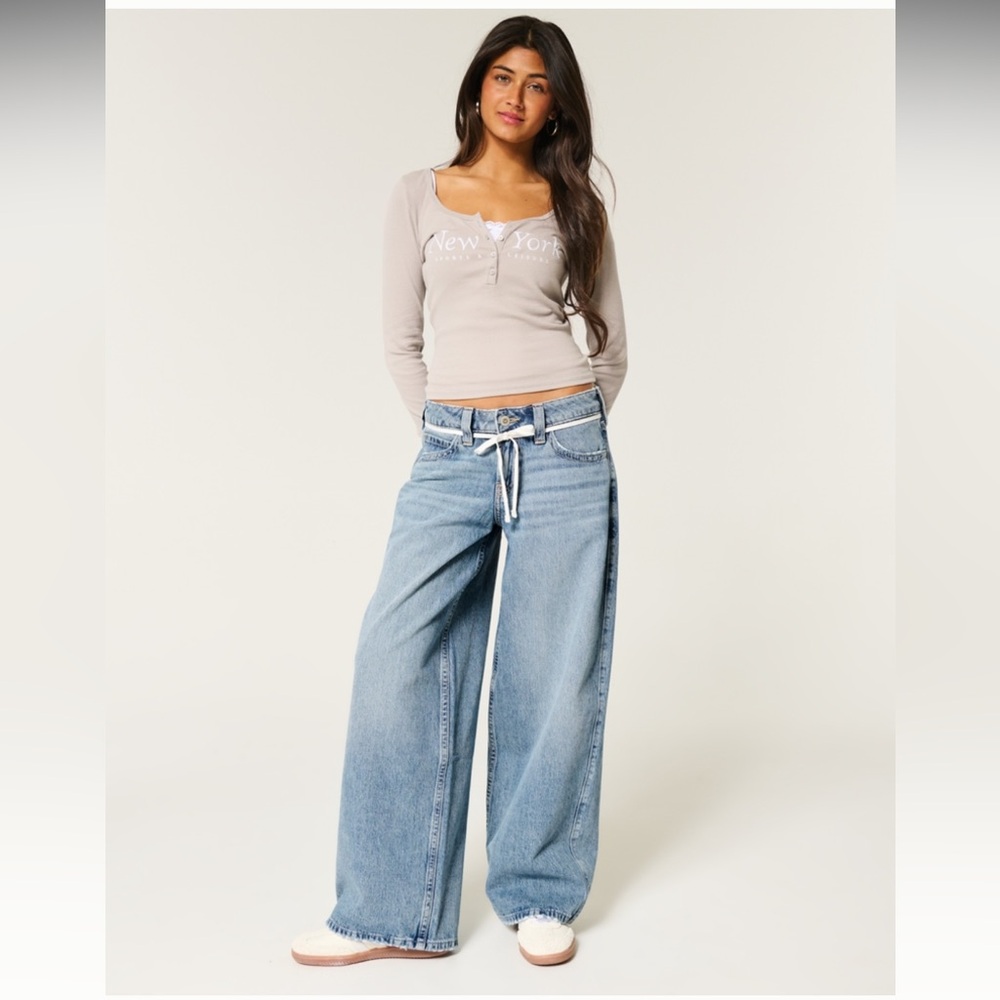Hollister Women's Blue Wide-Leg Jeans Low-Rise Shoelace  Preowned 2-Short S/26W